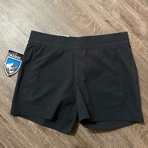 BNWT KUHL hiking shorts 🌿🤍